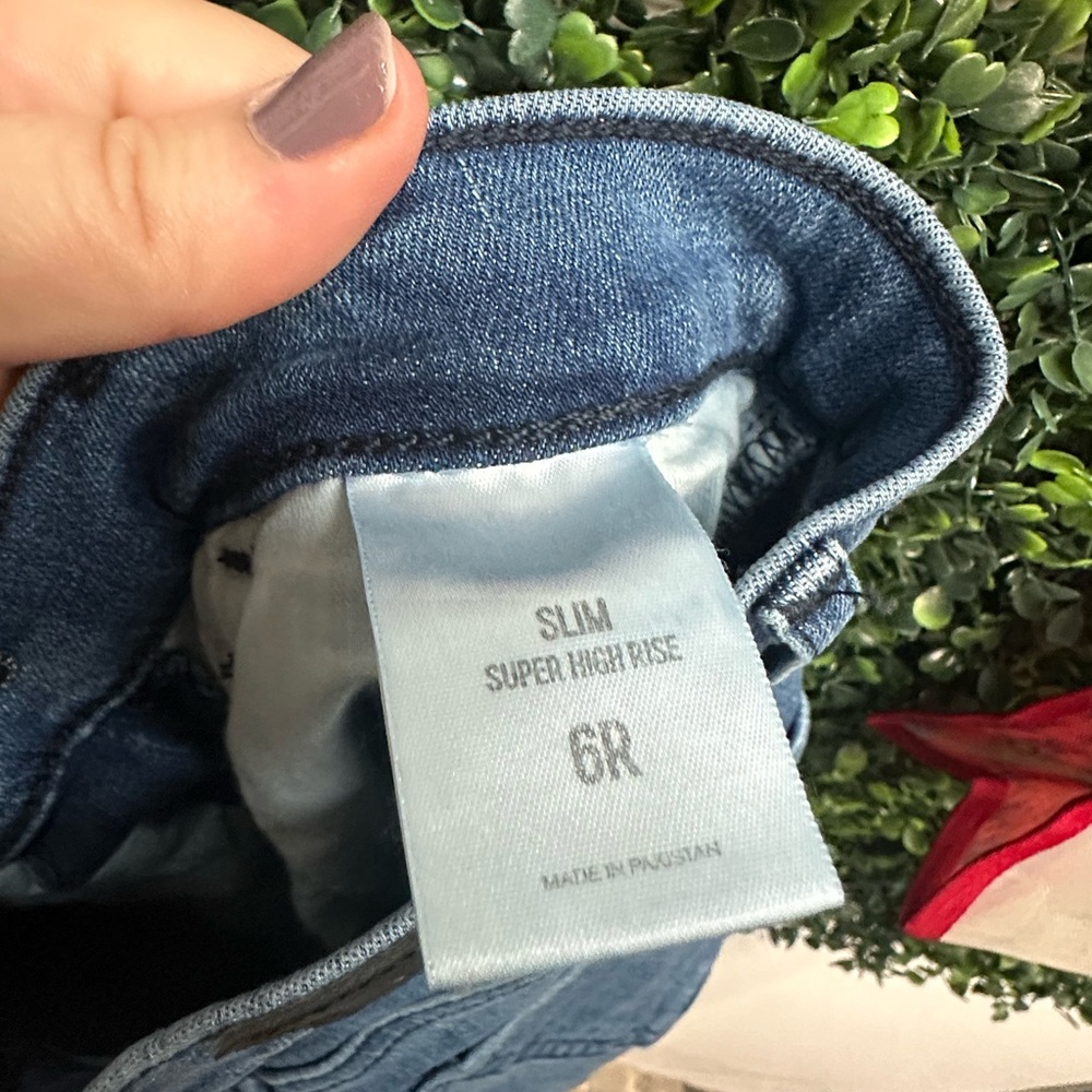 EUC Express | High-Rise Slim Leg - Picture 6 of 6